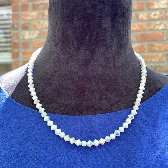 Vintage Necklace - Picture 1 of 4